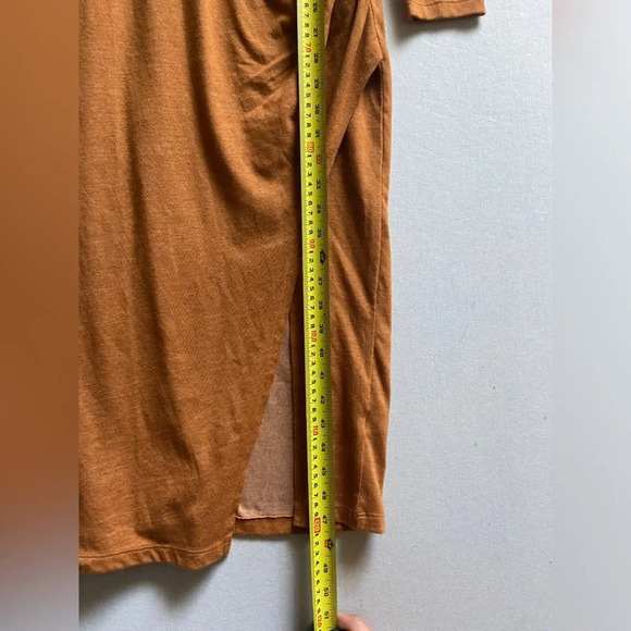 Treasure & Bond long sleeve ruched side slit scoop neck dress Sz  M - Picture 11 of 11